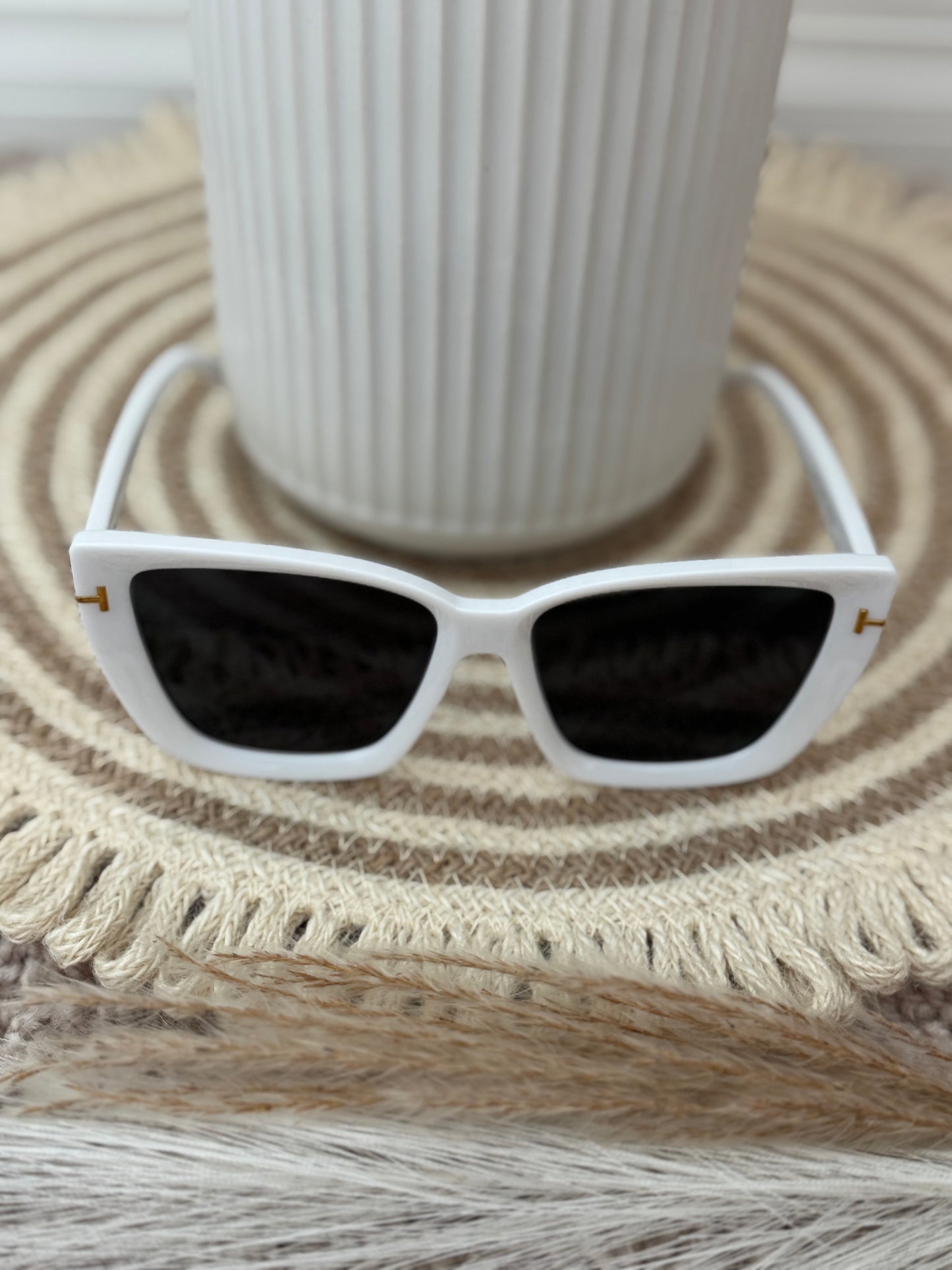 gafas de sol blancas